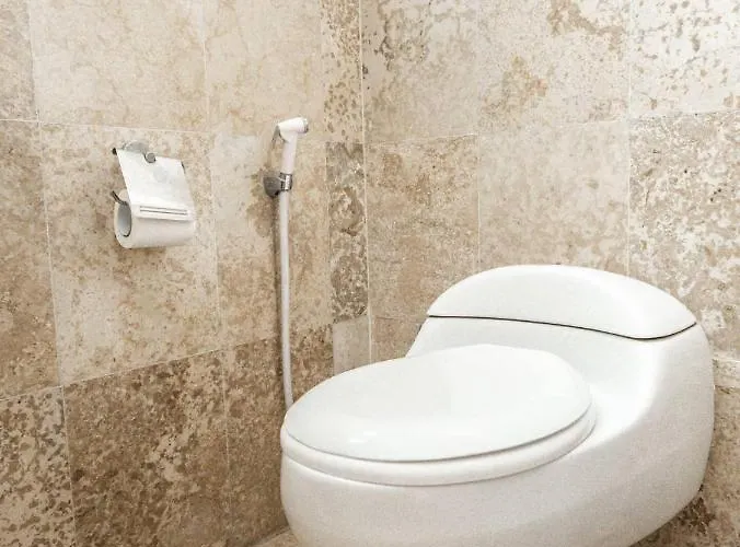 بيت ضيافة Large With Pool Walking Distance To 3*