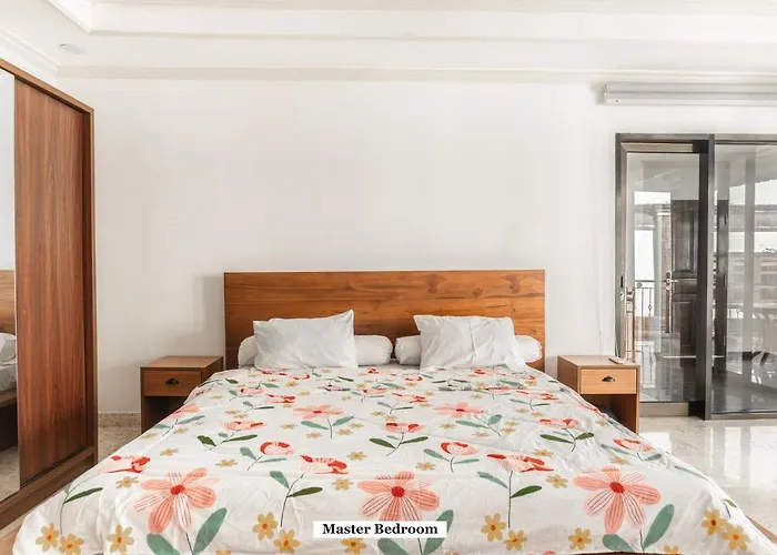 Large With Pool Walking Distance To بيت ضيافة أونغاسان