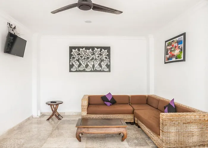 بيت ضيافة Large With Pool Walking Distance To 3*